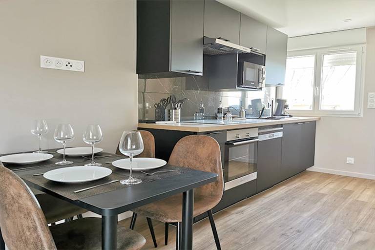 Apartment with sauna, patio & yard | Pets allowed — photo 2