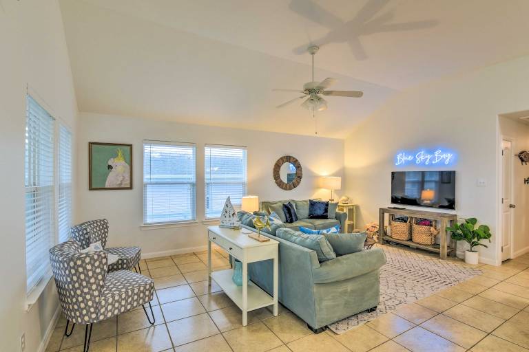 Sea Isle Retreat: Restaurant, Bar & Marina On-Site — photo 3