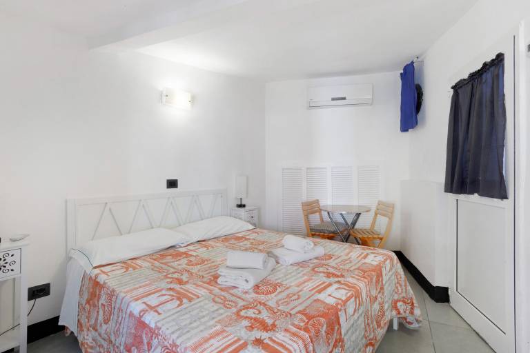 Holiday apartment with terrace | City view — photo 2