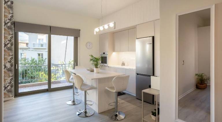 A Cozy Modern Stay with Sunny Balcony near Kalamata Center — photo 2