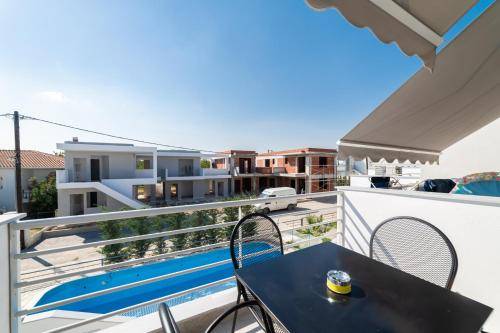 Nice rental apartment with terrace, yard & pool | Close to the beach | Pet-friendly in Kavala
