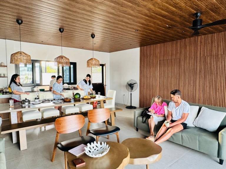 House with pool & grill — photo 5