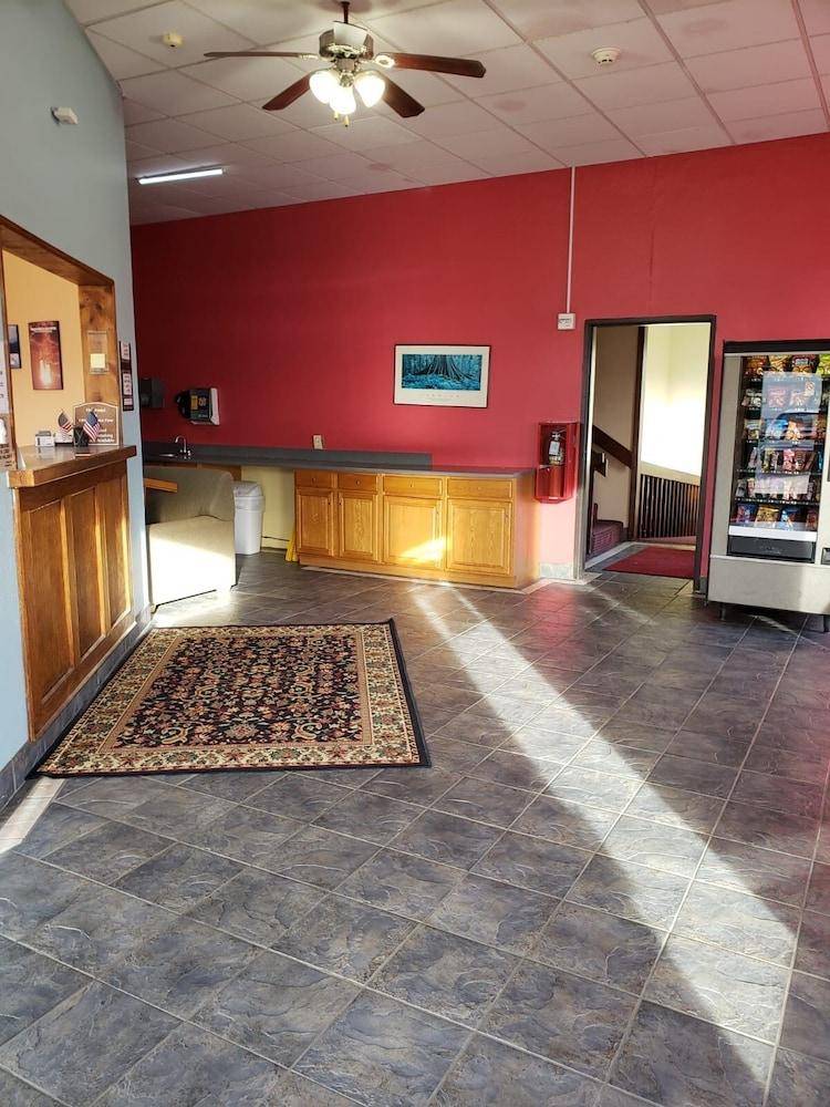 Value Inn & Suites Salina — photo 2