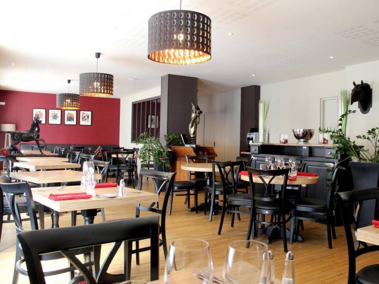 Logis Hotel Le Cheval Noir — photo 5