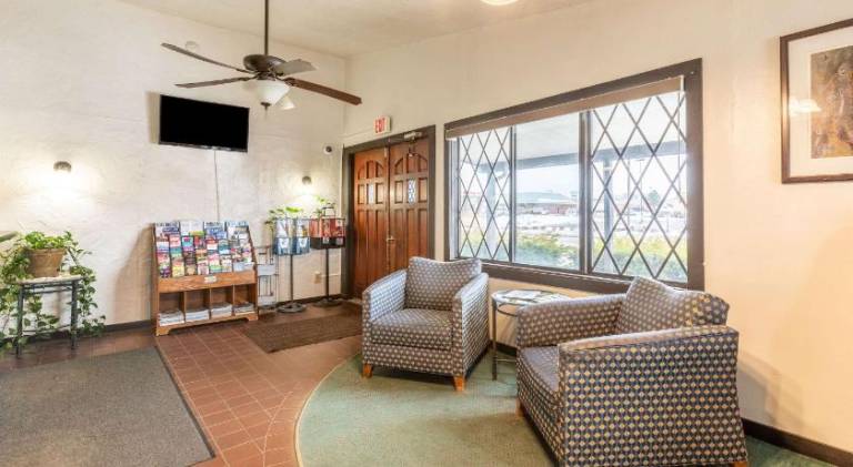 Rodeway Inn & Suites I-94 Kenosha — photo 3