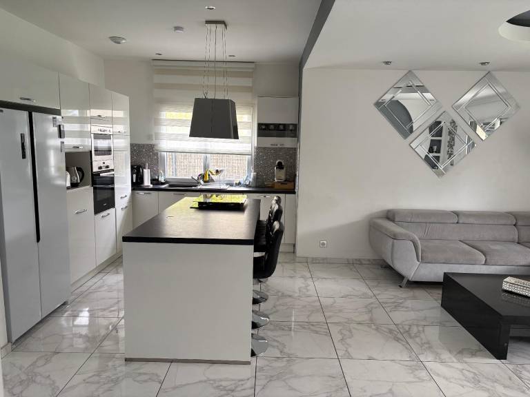 Family-oriented big vacation home with BBQ, sauna & jacuzzi | Perfect for remote work | Pet-friendly — photo 2