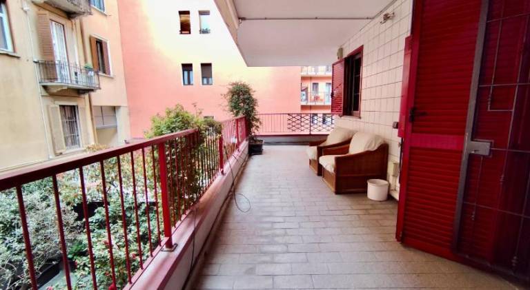 Rental apartment with patio — photo 2