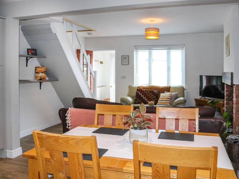 Children-friendly cottage with yard | River view | Dogs allowed — photo 2