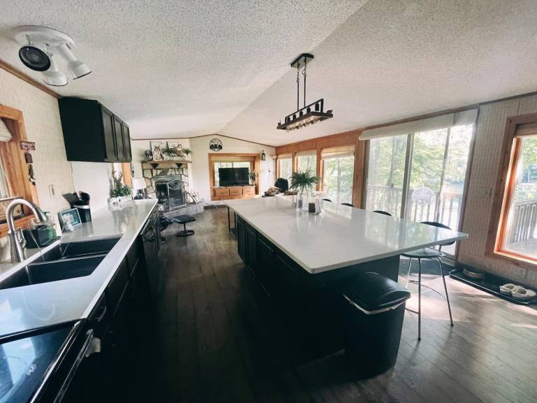 House  Balsam Lake
