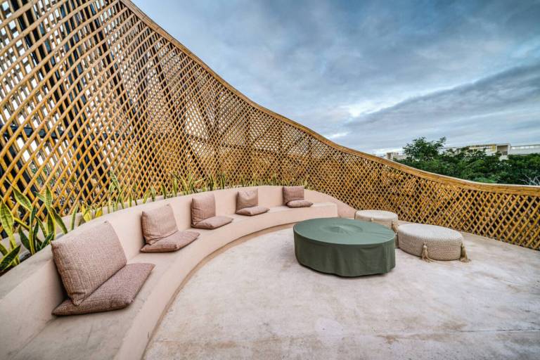 Condo with pool — photo 4