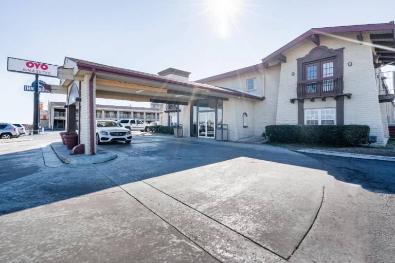 OYO Hotel Tulsa N Sheridan Rd & Airport in Tulsa, OK