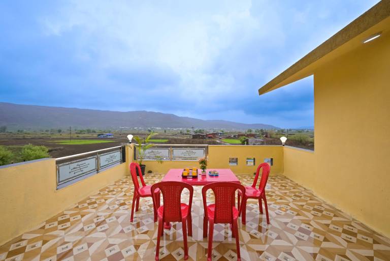Villa with yard, barbeque & pool | Dogs allowed — photo 4