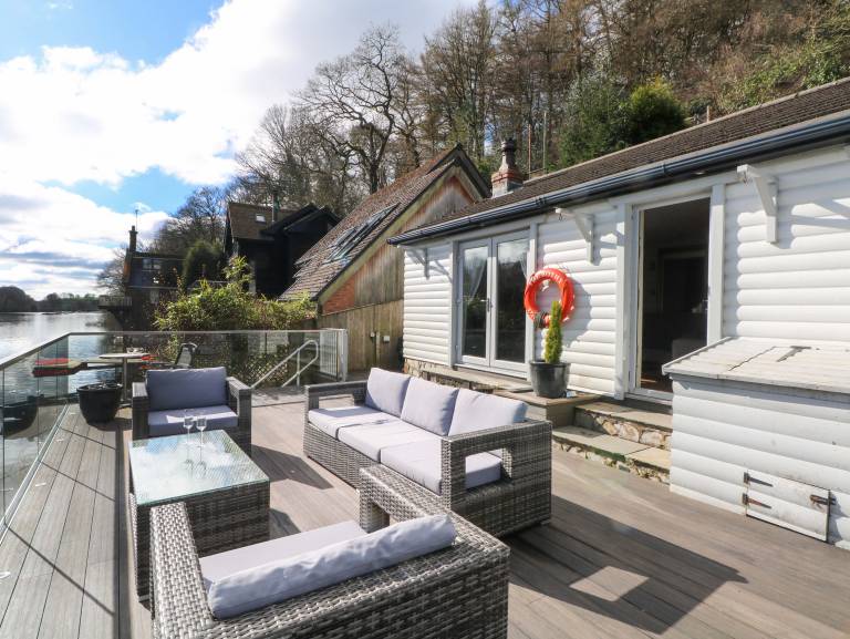 Cottage with yard, hot tub & patio — photo 3