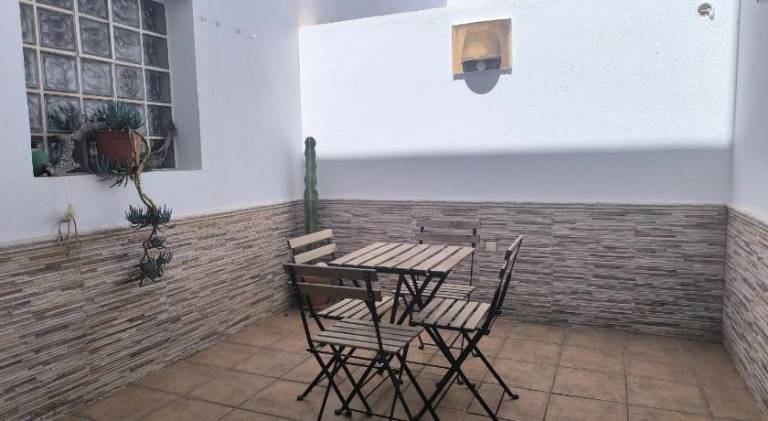 Apartment with patio — photo 5
