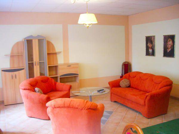Rental apartment with BBQ, terrace & garden — photo 4