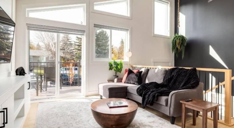 House with 2 rooms for 8 persons in Calgary, AB