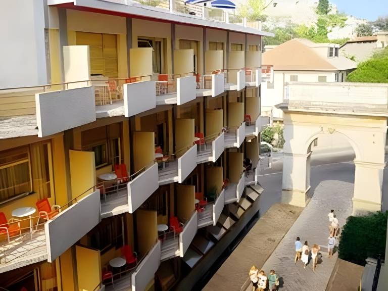 Hotel Colibri in Finale Ligure