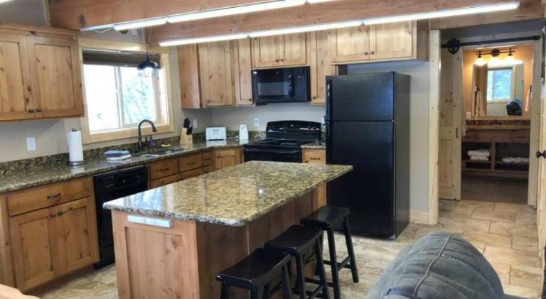 Vacation home with jacuzzi — photo 4