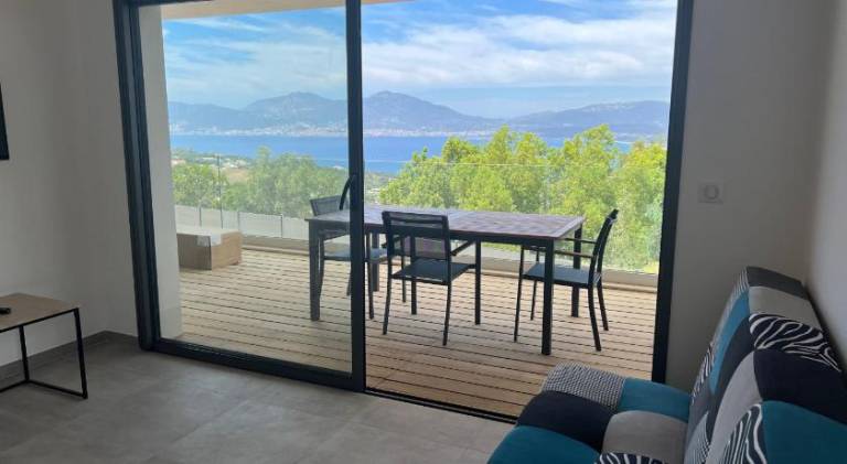 Rental apartment with patio | Pet-friendly — photo 2