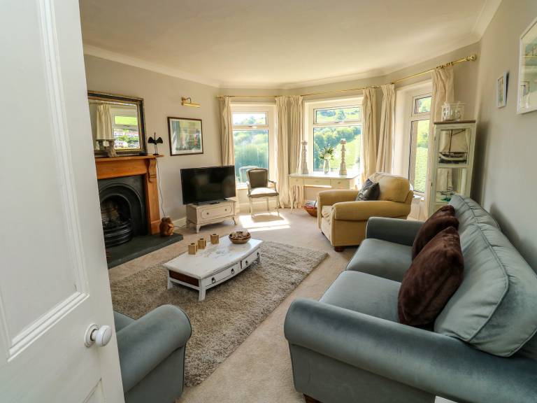 Cottage with yard | Beach view — photo 3
