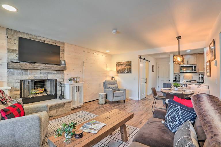 'Nature Retreat' at Seventh Mountain Resort! in Bend, OR