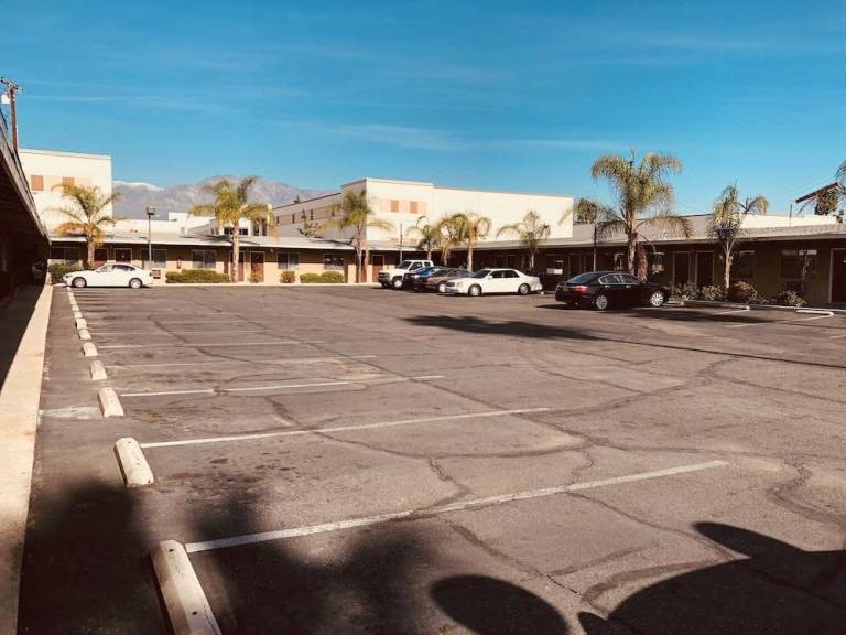 Sands Motel by Ontario Airport & Toyota Arena — photo 4