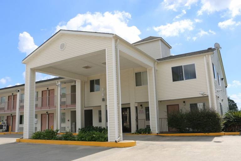 Motel  Gonzales
