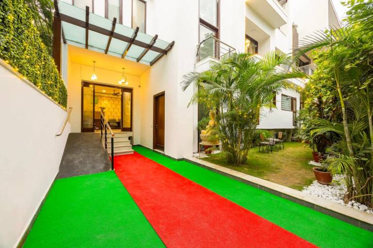 Green Retreat Apartments with Garden