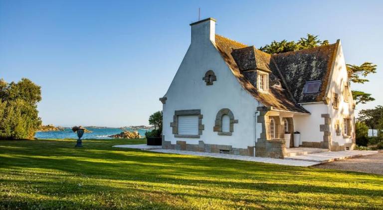 Fully equipped pleasant villa with patio, yard & barbeque | Beach nearby | Dogs allowed in Roscoff