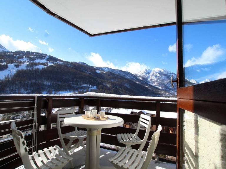 Studio sleeping area 4 pers, southwest balcony, Serre-Chevalier — photo 2