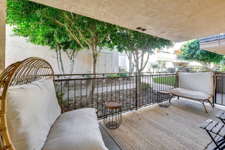 Private Patio, Community Perks: Palm Springs Condo — photo 2