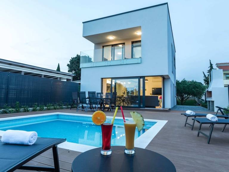 Villa Pakoštane