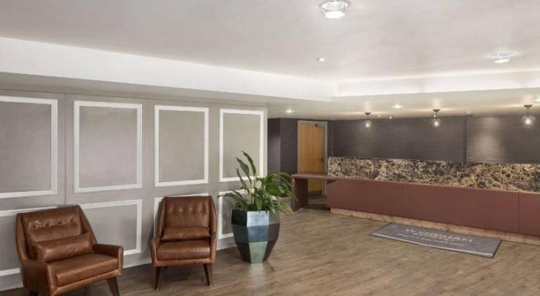 Ramada Hotel and Suites by Wyndham Coventry — photo 4