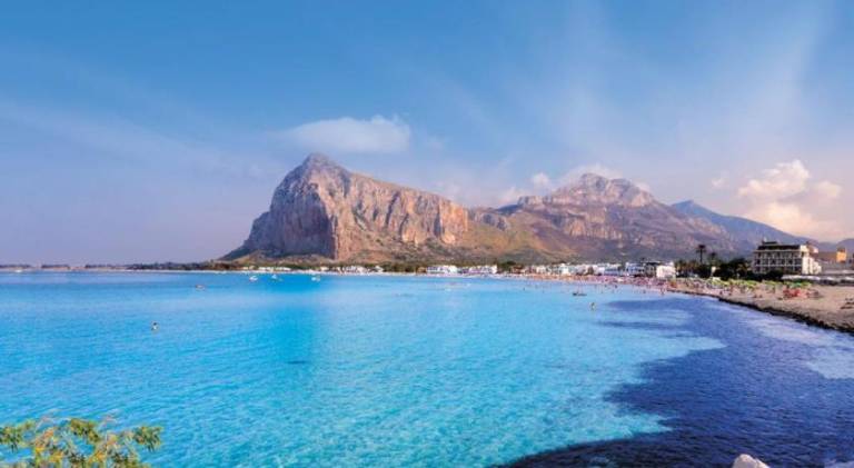 Holiday apartment with pool in San Vito Lo Capo