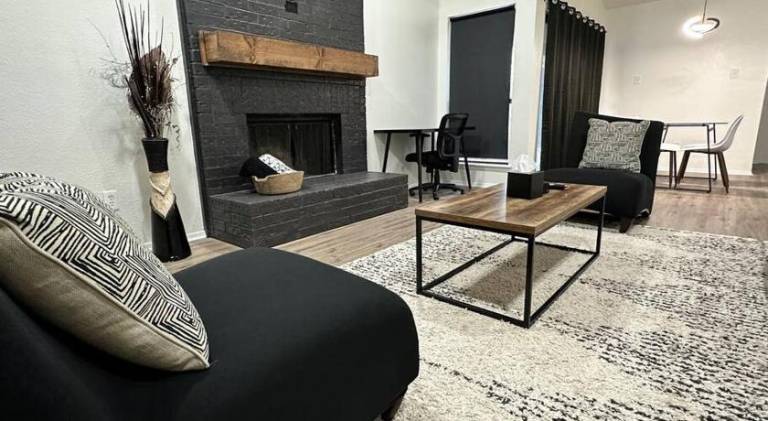 House with 2 rooms for 7 persons in Garland, TX