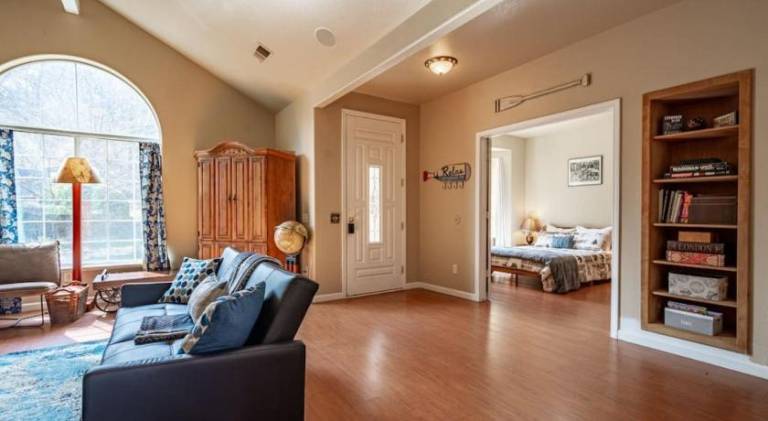 Vacation home with hot tub | Perfect for remote work | Pets allowed — photo 2