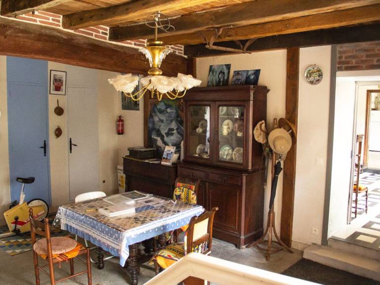 Spacious Vintage Cottage in Loire Valley: Village Charm, Garden, Pets Welcome — photo 2