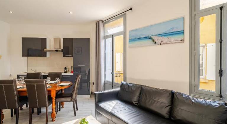 Holiday apartment with 2 rooms for 6 persons in Perpignan