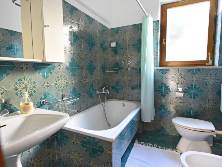 Charming holiday apartment with patio & garden | Pets allowed — photo 2