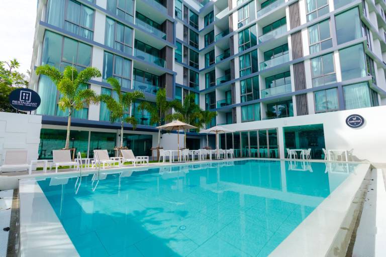 Great location walk to BangTao beach & Boat Av