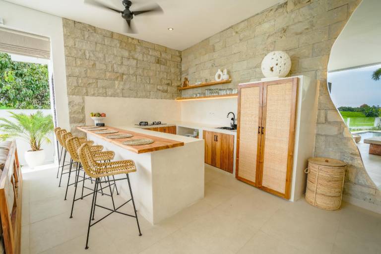 Santorini Sunset Elegant 4BR Large Pool Cinema Rice views — photo 4