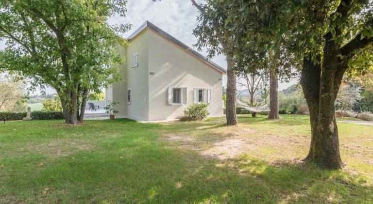 Villa with yard, terrace & barbecue in Fano