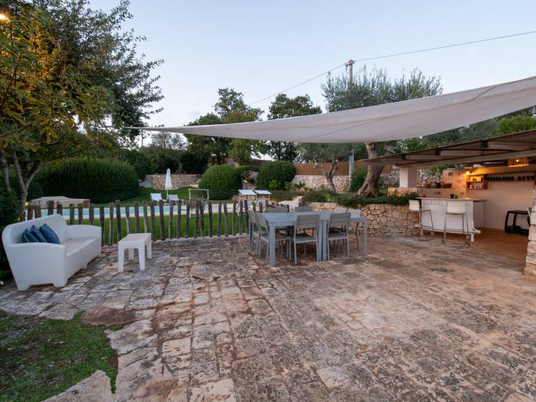 Villa with grill, private pool & patio | Garden view — photo 3