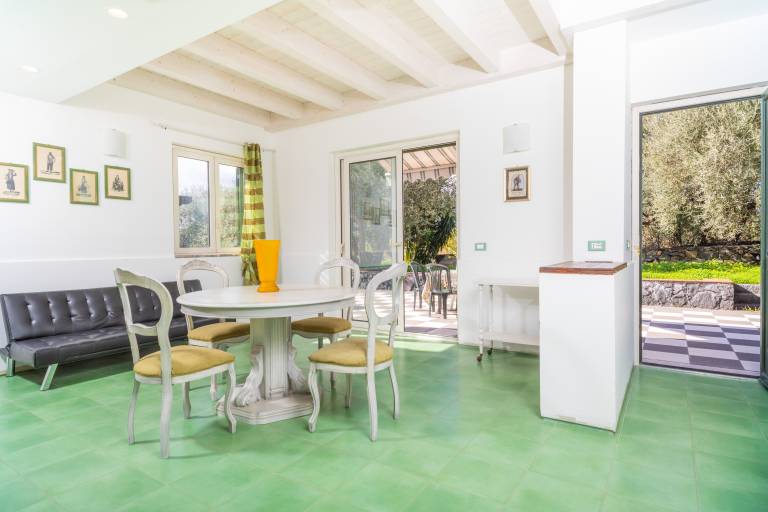 Holiday apartment with pool, terrace & barbeque | Mountain view | Dogs allowed — photo 3