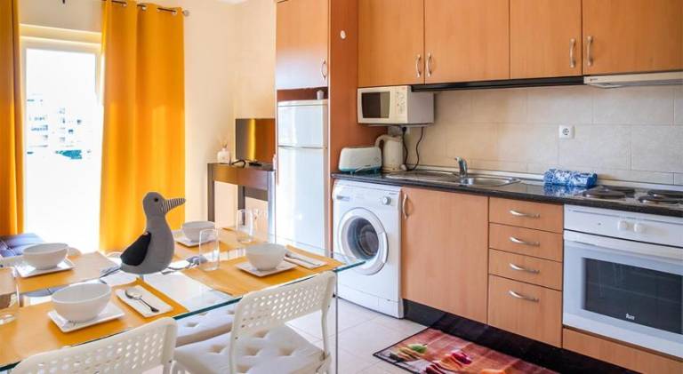 Rental apartment with patio, jacuzzi & yard — photo 3