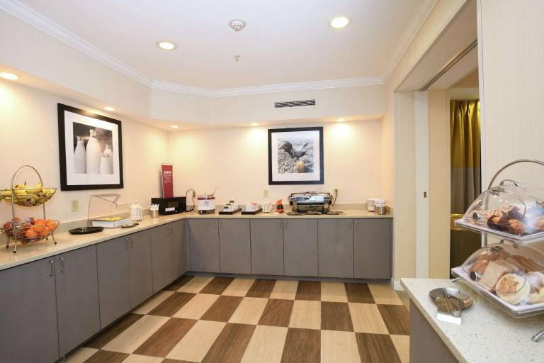 Hampton Inn Jacksonville East Regency Square — photo 4