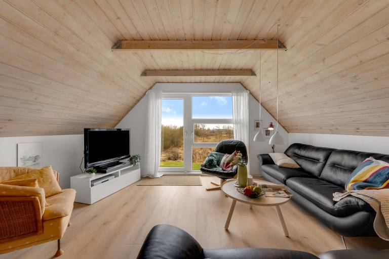 Lovely holiday home with a view of the fishing lake and the fjord. — photo 4