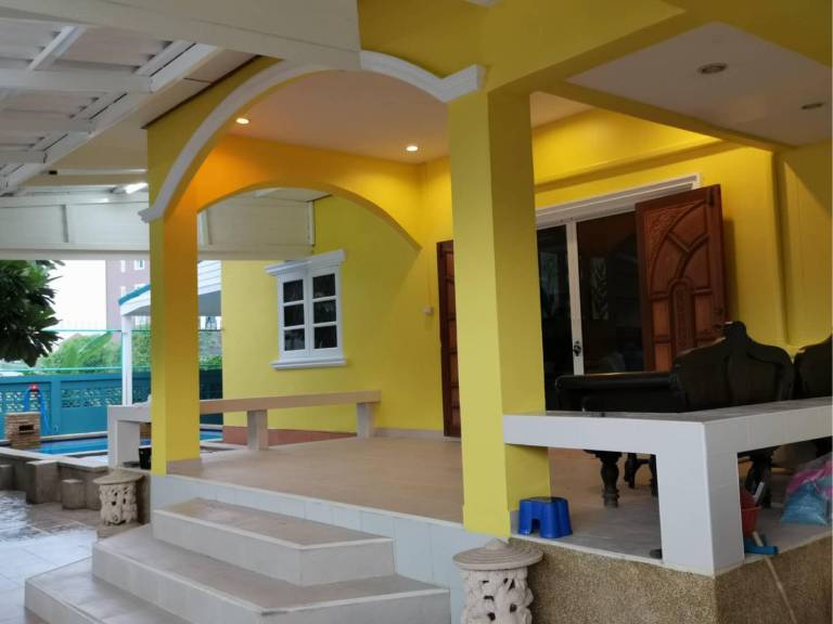 Large house for 10 people with swimming pool — photo 4