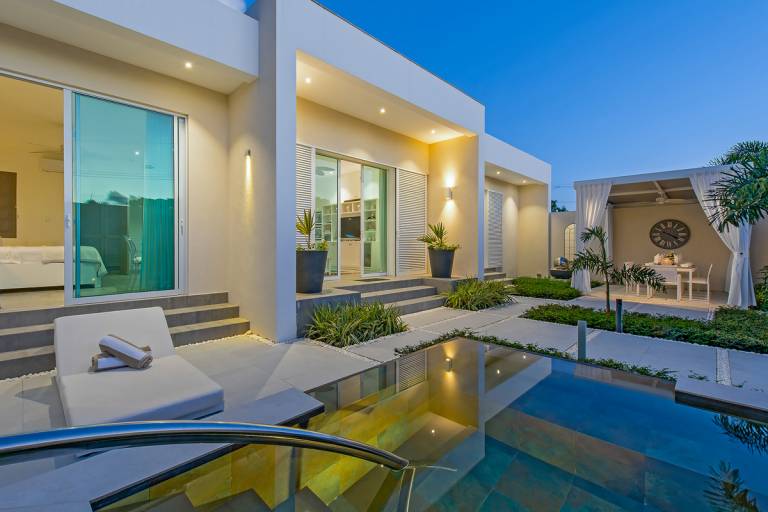 Tropical Oasis Near Beach with Pool Footprints North