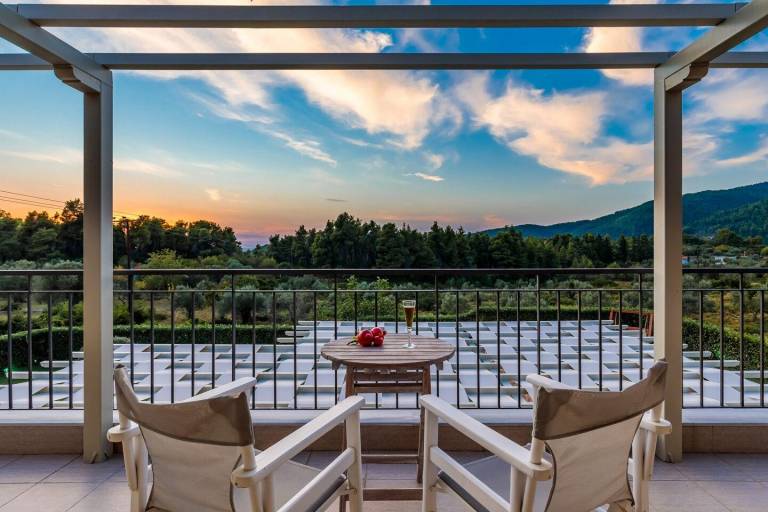 Villa with barbecue, terrace & private pool — photo 5